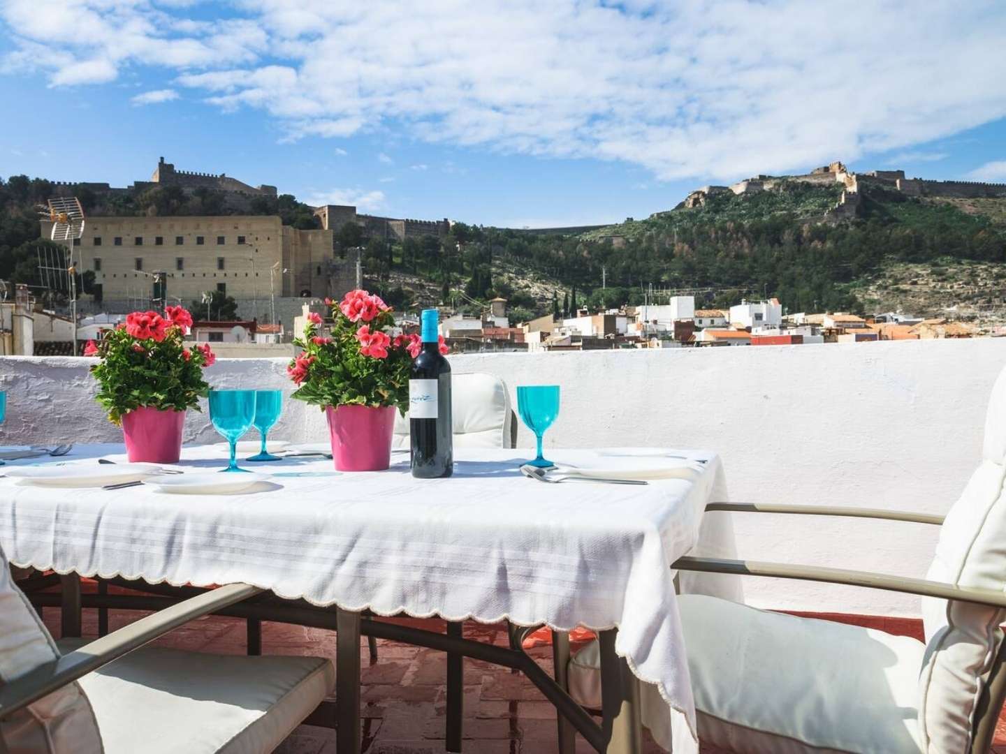 sagunt_ciudad_medieval_turismo_rural_hotel_boutique_pensión_aloja_miento_céntrico_airbnb_casco_histórico_escapada_perfecta_sagunto_turismo_camp_de_morvedre_ciudad_histórica_donde_dormir_descanso_viaje_experiencia_única