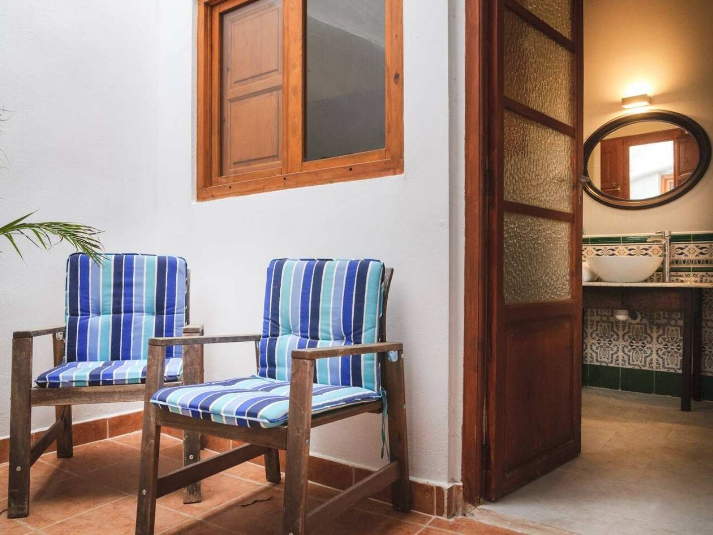 sagunt_es_viu_aloja_miento_ciutat_vella_hotel_camp_de_morvedre_pensión_rústico_escapada_donde_dormir_casco_antiguo_sagunto_turismo_airbnb_viaje_hospedaje_centro_histórico_experiencia_descanso_turismo_rural